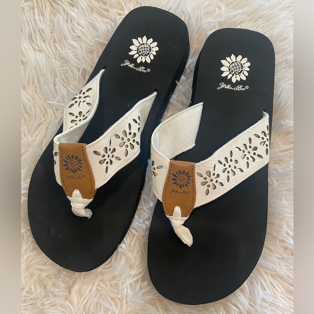 New Yellow Box Damara Flip Flop - White Laser Cut Floral Cutout Sandal Size 9